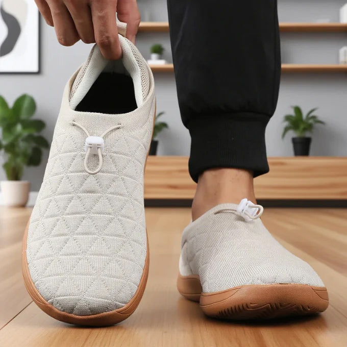 Bekväma slip-on promenadskor för kvinnor, med dämpning och andningsbar quiltad ovandel.