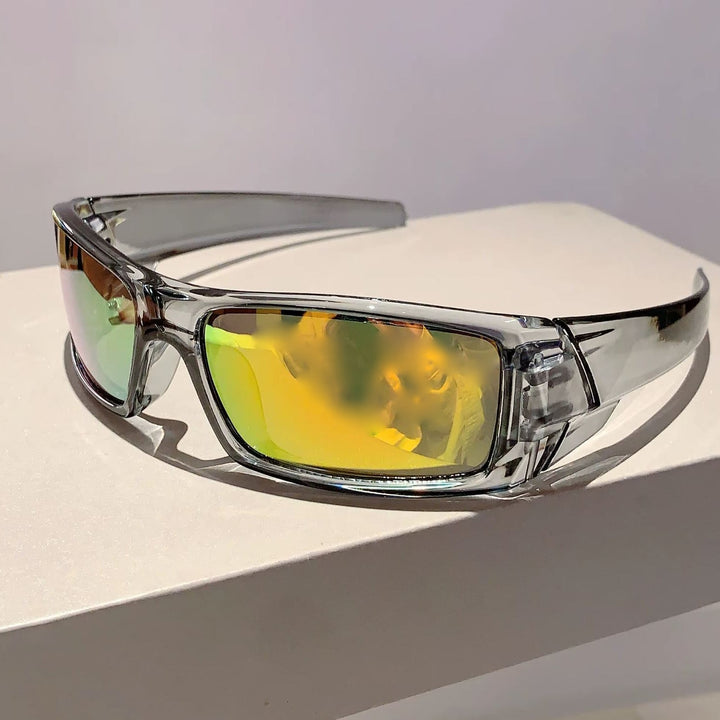 Stilrena unisex solglasögon för utemode. Moderna glasögon med UV-skydd & antireflex, idealiska för alla äventyr.