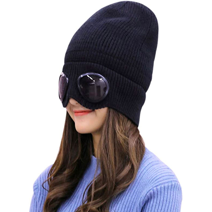 Akrylmössa med goggles, mångsidig accessoar som kombinerar värme och synskydd