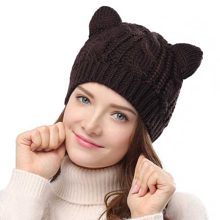 Elegant ullmössa med kattöron, unisex design för bekväm värme utomhus på vintern.
