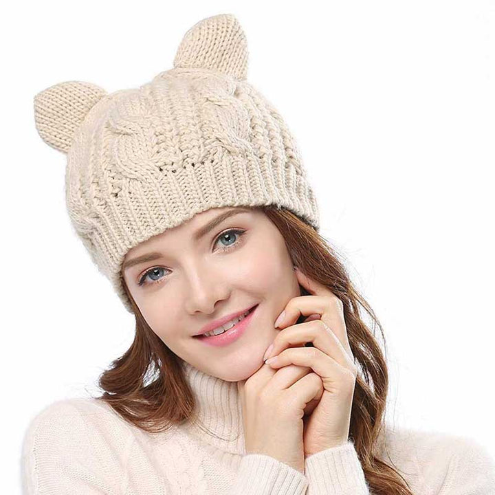 Modeinriktad stickad mössa med unika kattöron, en perfekt present för unisex stil.