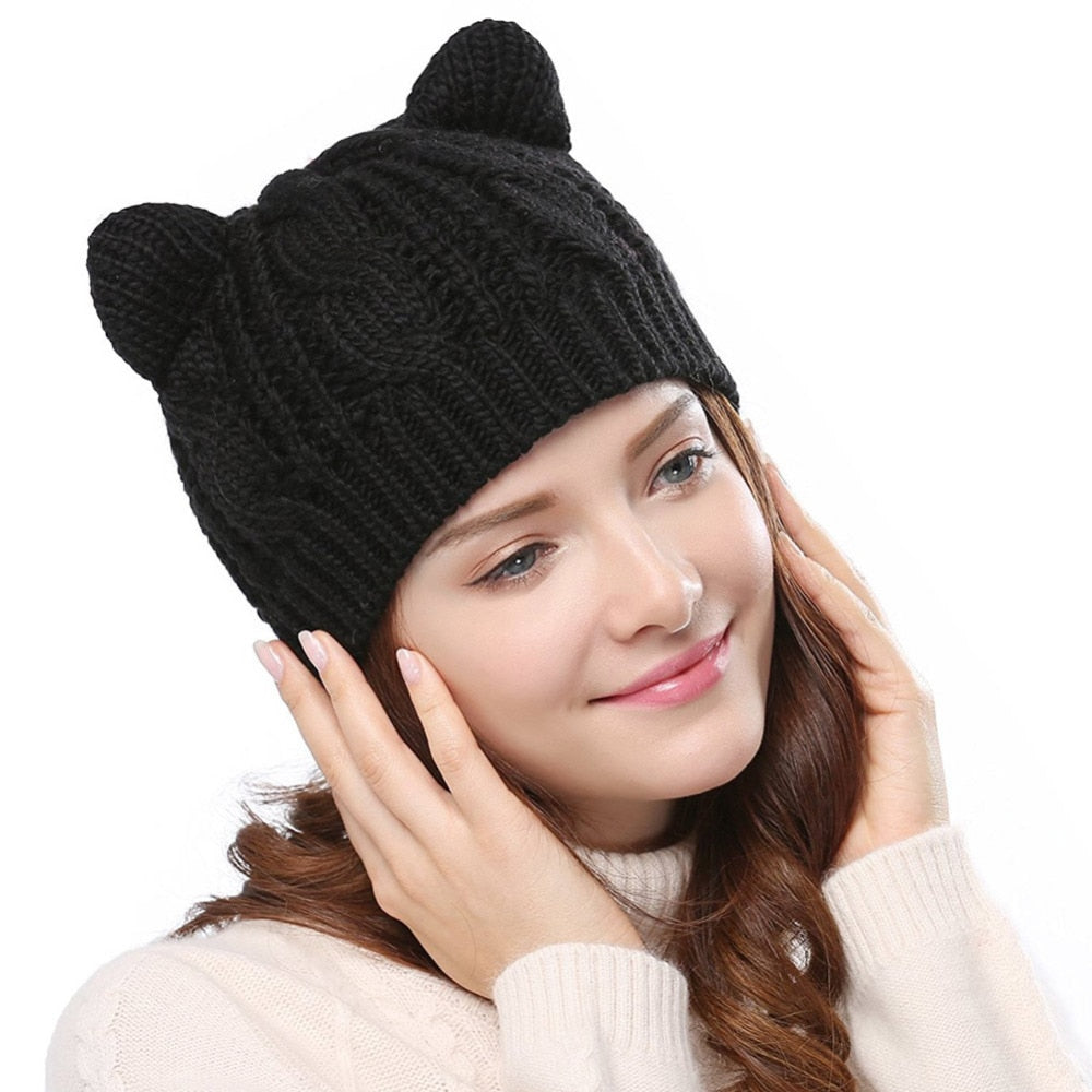 Varm kattöronmössa, stickad unisex design för utomhusaktiviteter på vintern.