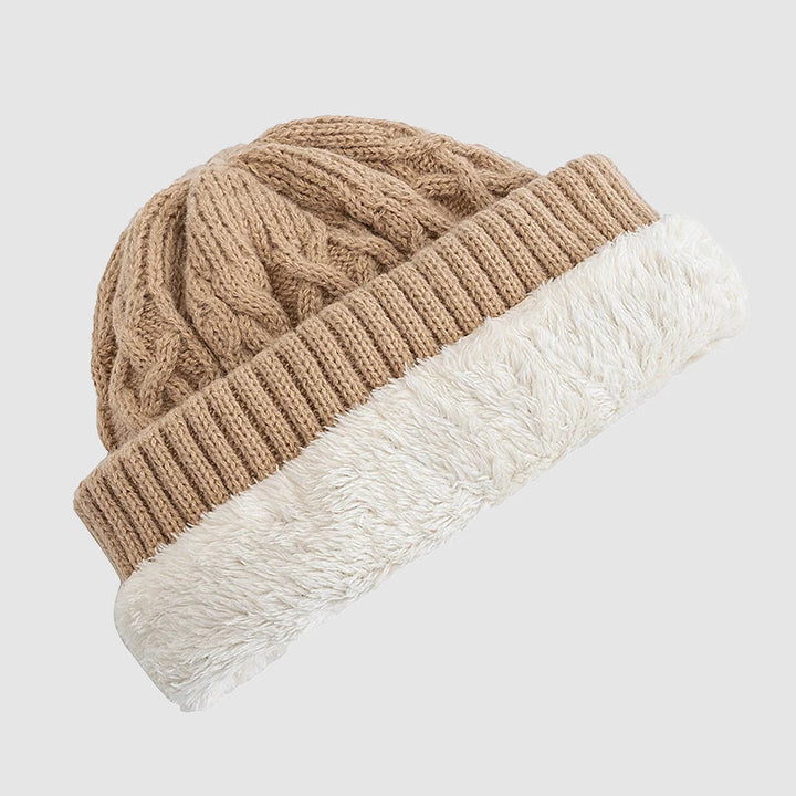 Bekväm unisex stickad mössa, en klassisk vintermössa med vikbar mudd. Håller dig varm under utomhusaktiviteter.