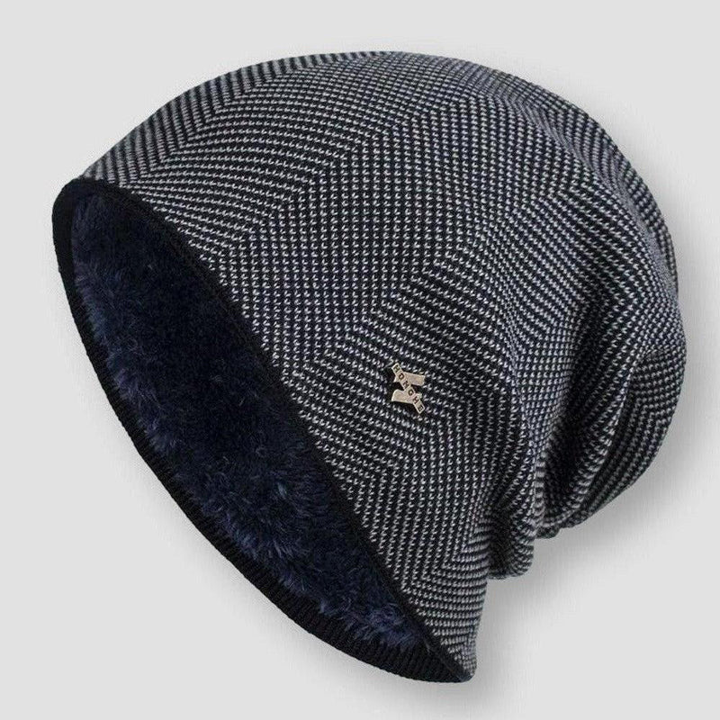 Flexibel unisex vintermössa med unik strukturerad stickning. Varm och bekväm för barn och vuxna i kylan.