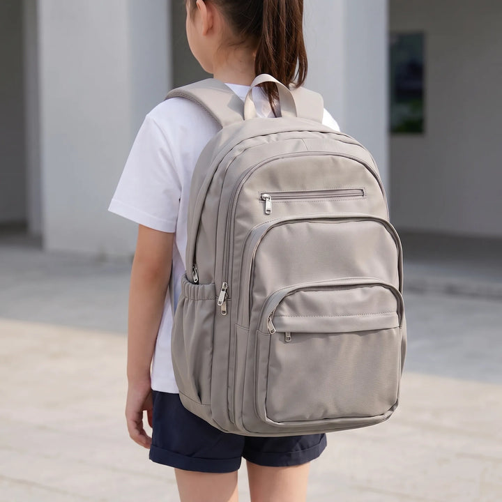 Unisex vardagsryggsäck i nylon med flera fack, idealisk skolryggsäck och laptopväska för daglig användning.