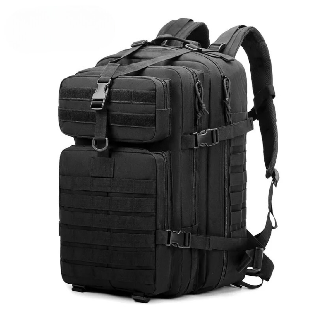 AdventurePack 50L taktisk ryggsäck fylld med utrustning, redo för vandring, camping och äventyr.