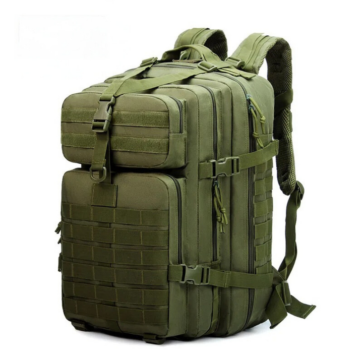 Närbild på vattentålig dragkedja och slitstarkt material på AdventurePack 50L taktisk ryggsäck.