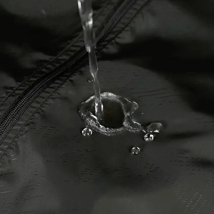 Vattentät regnjacka för vandring och camping. Unisex modell, tålig för alla väder.