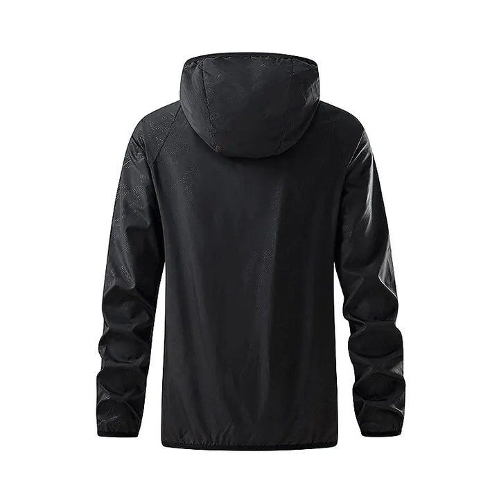 Unisex utomhusjacka i lätt material, vattentålig och perfekt för vandringsturer.