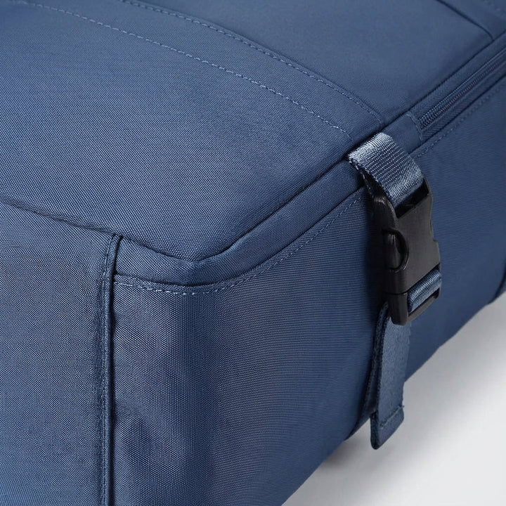 Praktisk unisex reseryggsäck för handbagage, vattentät och rymlig för alla dina äventyr.