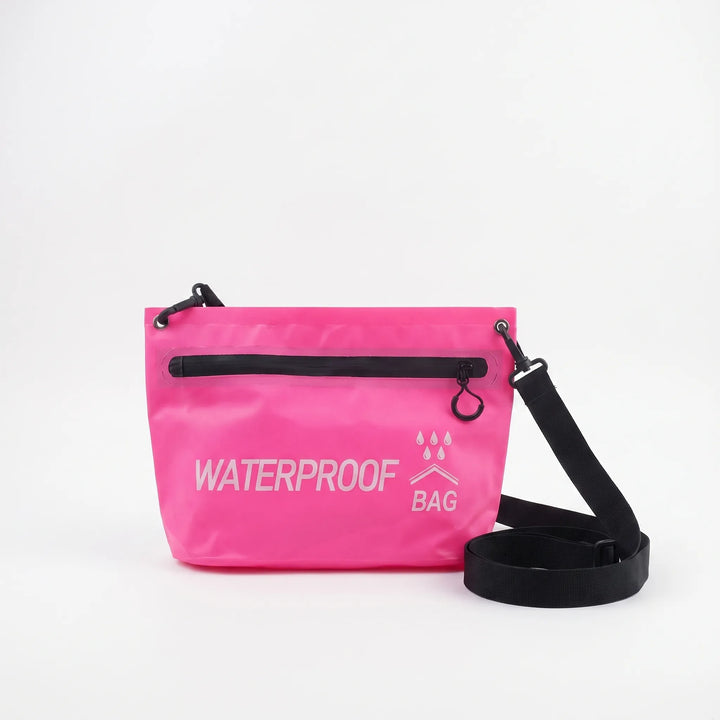 Unisex vattentät torrväska, perfekt för strand eller regn. Crossbody design med rymligt fack.