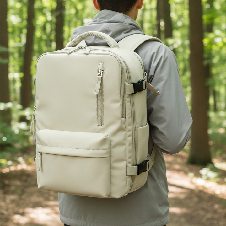 Unisex VersaPack ryggsäck i vattentätt material, perfekt för alla äventyr. Mångsidig & robust vardagsryggsäck.