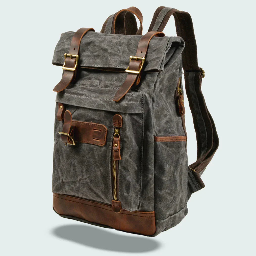 Stilren ljusbrun vintage ryggsäck för vardagen. Unisex, vikbar design i canvas och äkta läder.