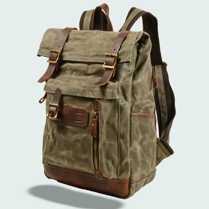 Unisex vintage ryggsäck i grön canvas för äventyr och vandring. Vikbar, robust med praktiska fack.