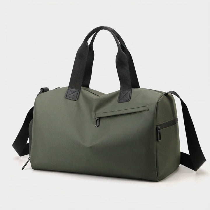 Hållbar weekendväska i stilren design. Vattentät unisex väska för alla dina resor och packning.