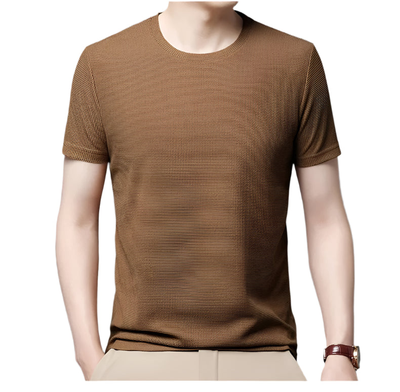 Våfflad herr t-shirt, kortärmad med rund hals. Bekväm och stilren för vardagsbruk.