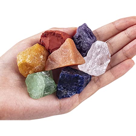Vibrerande färgpalett av 7 ädelstenar i denna chakra väggdekor, skapar lugn och visuell harmoni.