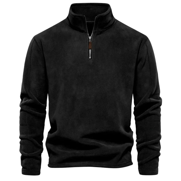 Modern herrtröja med turtleneck. En bekväm och varm halskrage som lyfter höst- och vinterlooken.