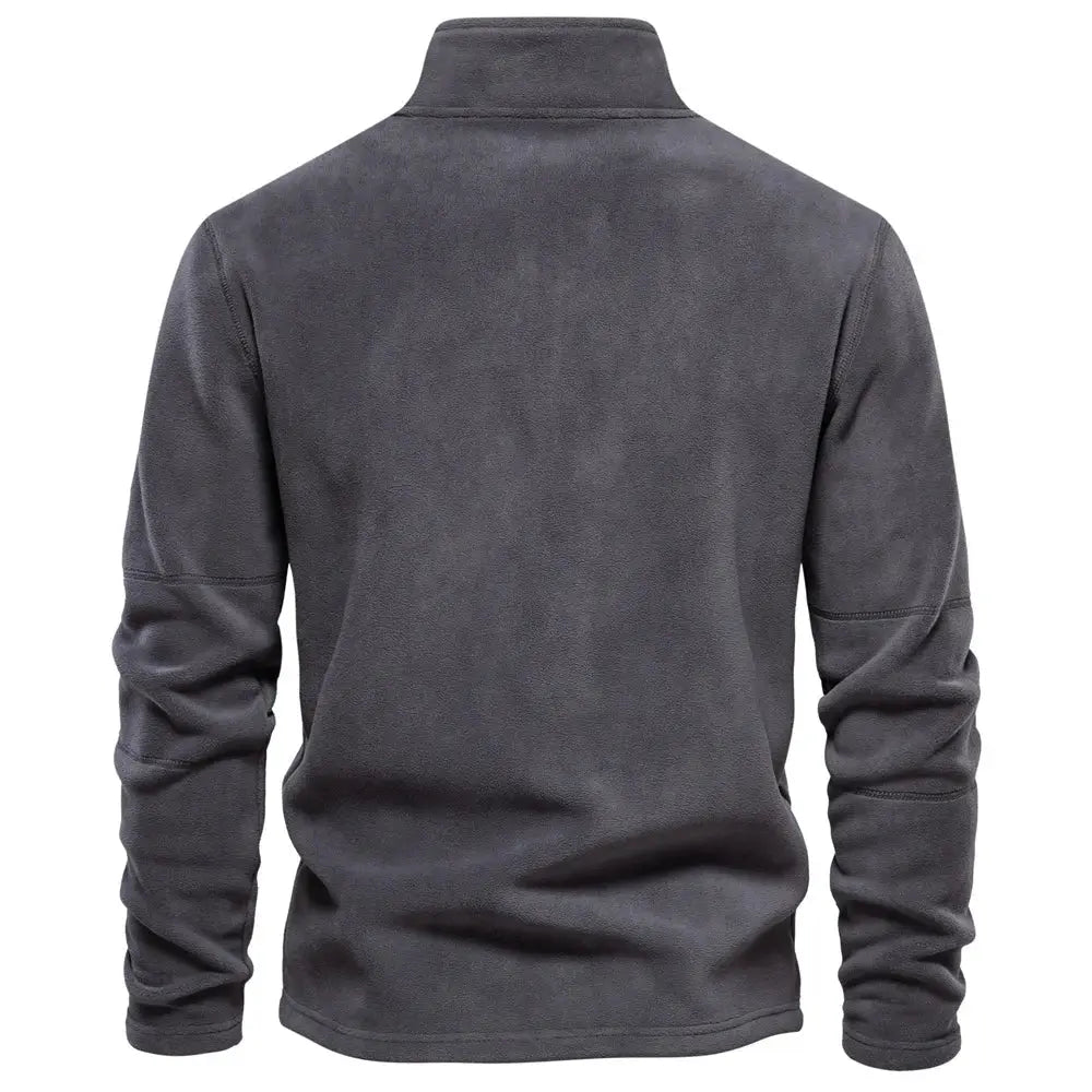 Stilren herr turtleneck tröja. Mångsidig halskrage som passar både fritid och arbetskläder.