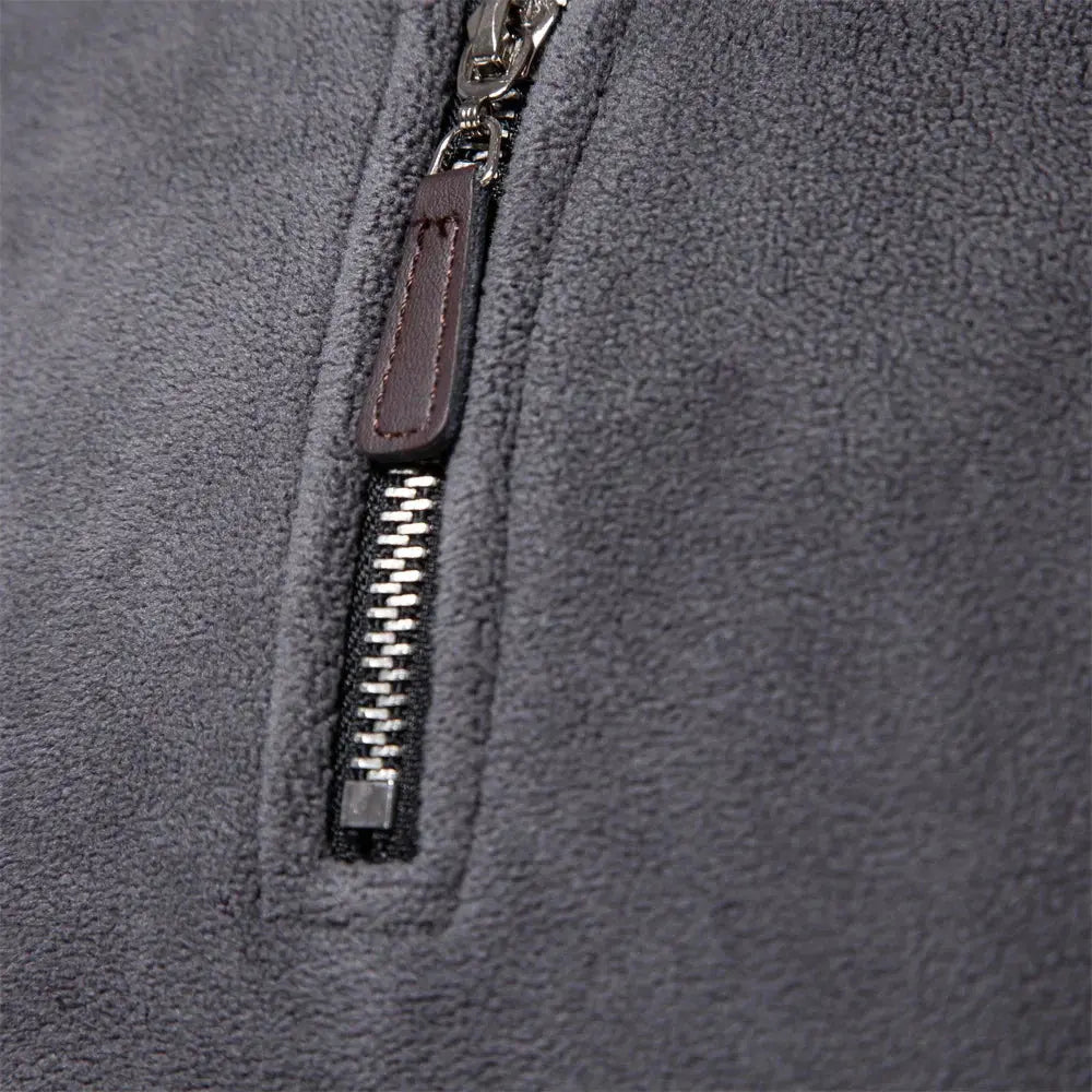 Herrtröja med varm halskrage, idealisk för vinterkläder och höstmode. En bekväm turtleneck.