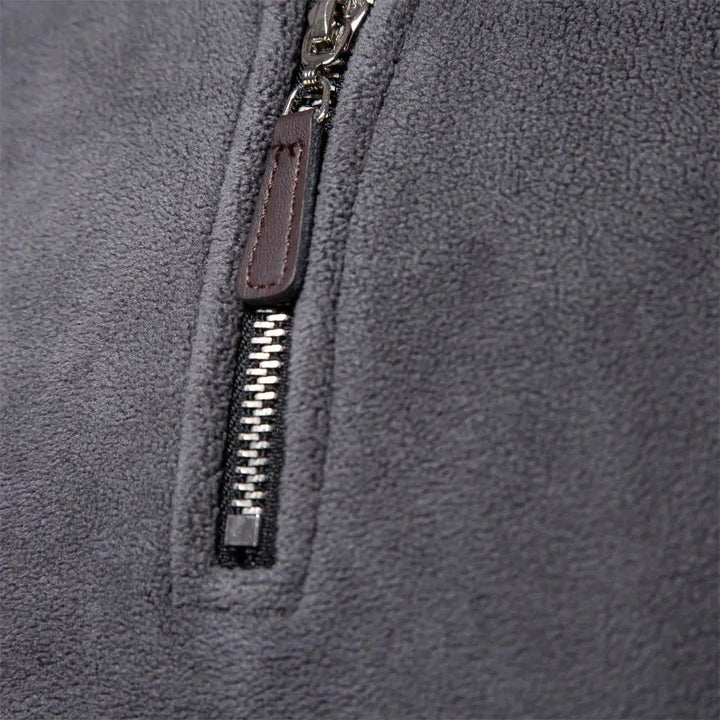 Herrtröja med varm halskrage, idealisk för vinterkläder och höstmode. En bekväm turtleneck.