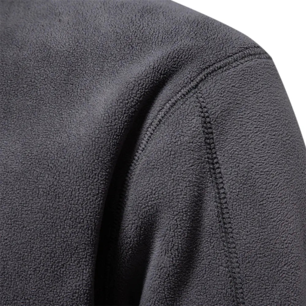 Herr turtleneck tröja, perfekt för lager på lager. Varm och bekväm halskrage för kallare väder.