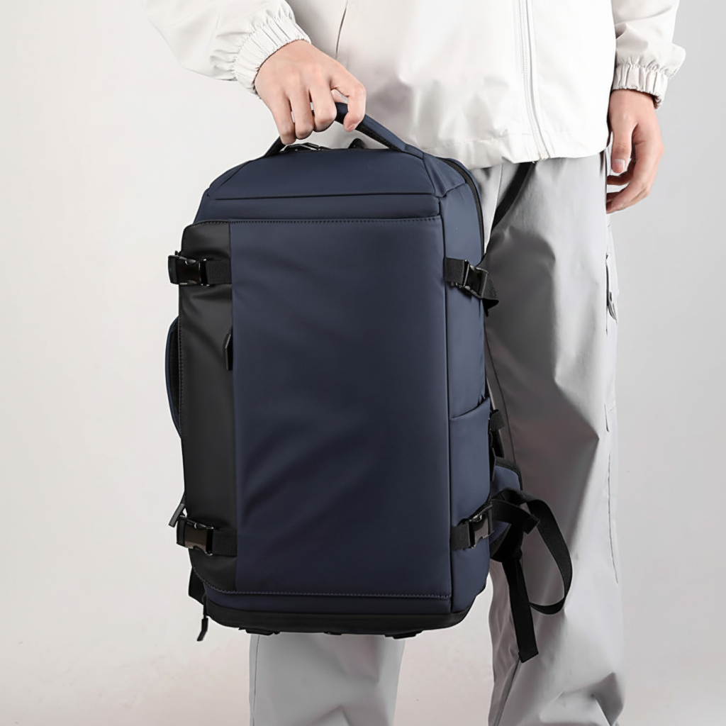 Vattentålig HydroPack laptopryggsäck med flera fack för optimal organisation. Skyddar din teknik effektivt.