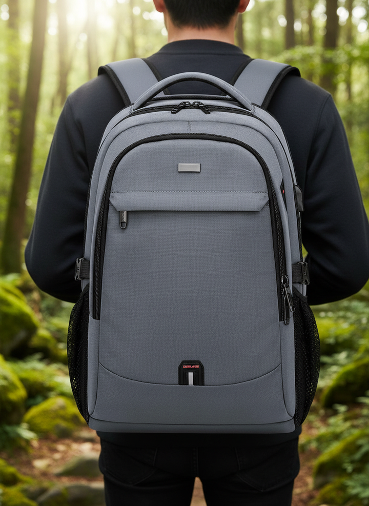 Vattentålig unisex laptopryggsäck med USB-port, perfekt för pendling, arbete och skola, säker teknikförvaring.
