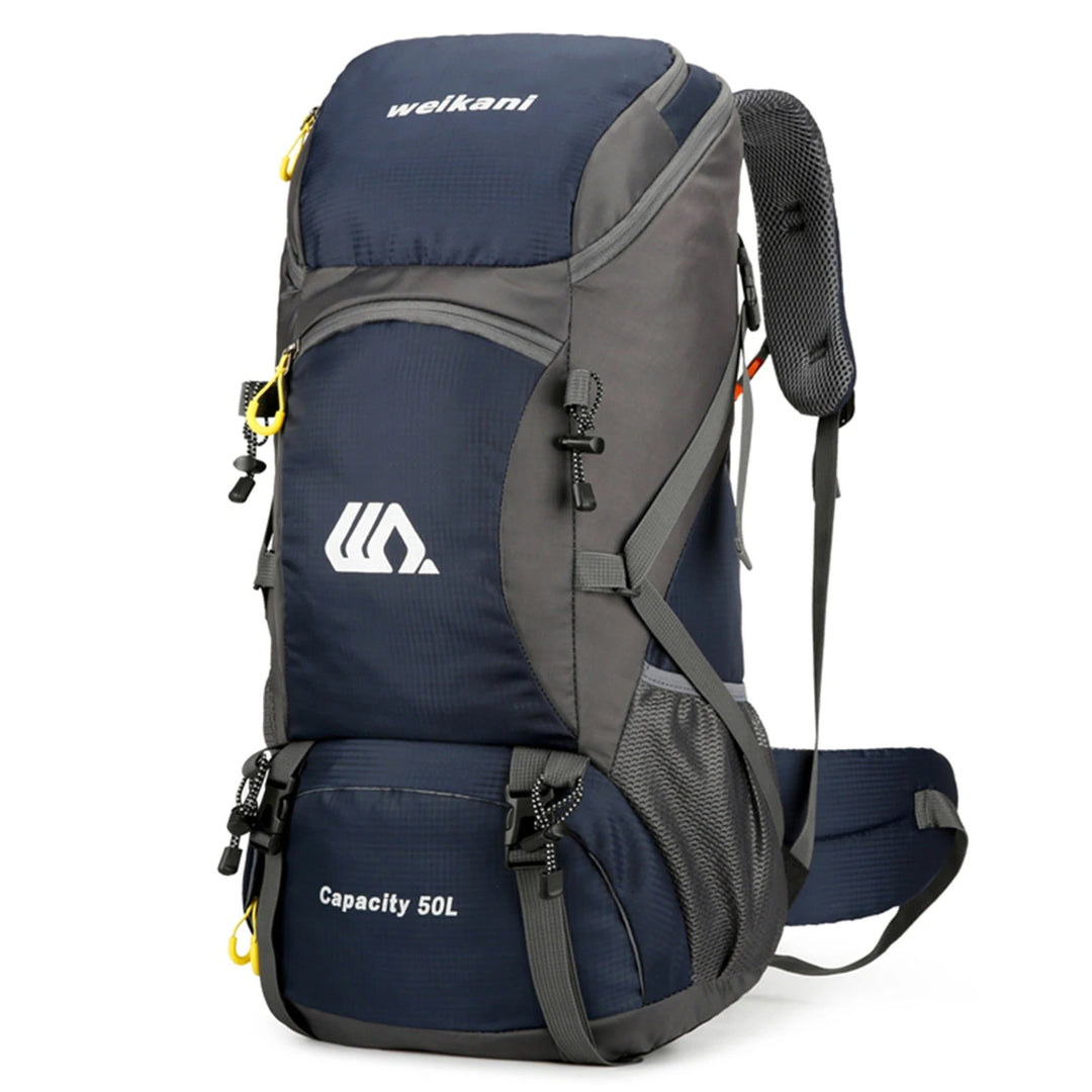 Robust 50L vandringsryggsäck med ergonomisk design, perfekt för trekking och utomhusaktiviteter.