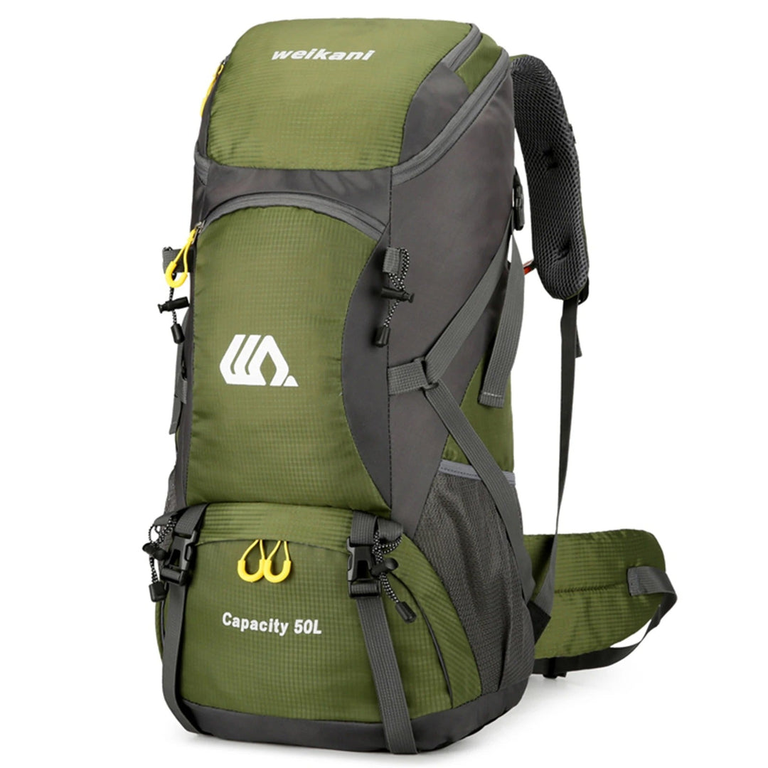 Rymlig 50l ryggsäck för vandring och camping. Vattentät packning för dina äventyr i naturen.