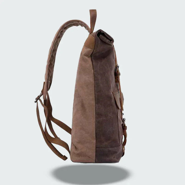 Slitstark 20L vattentät campingryggsäck för män. Vintage design i canvas och läder för utomhusbruk.