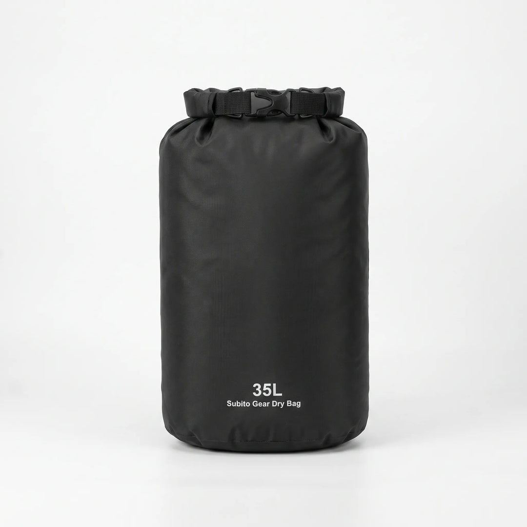 Effektiv regnskydd drybag, perfekt för camping, vandring och alla vattensporter. Håller din packning säker och torr.