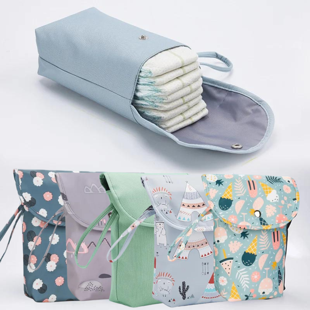 Vattentät unisex skötväska i stilren design, perfekt för mamma och pappa på utflykten.