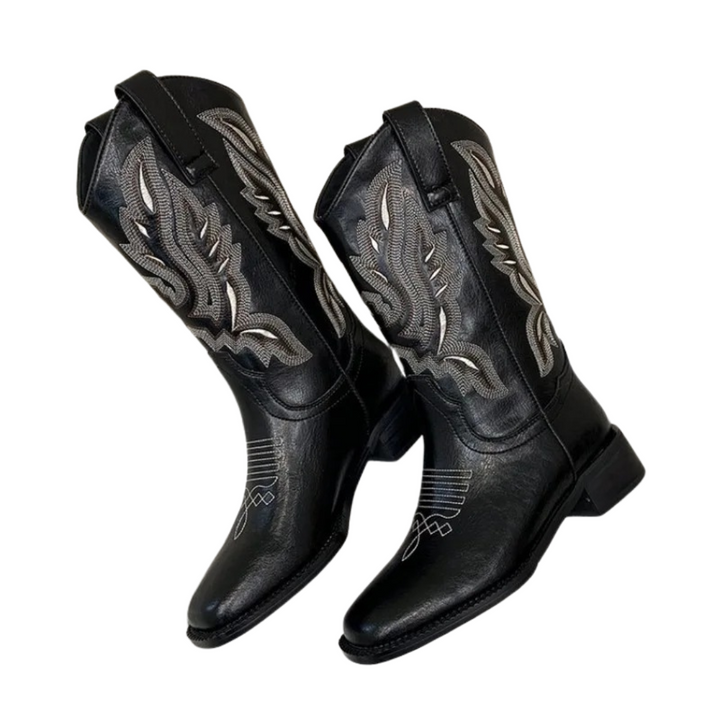 Eleganta damstövlar: broderade vintage cowboyboots med fyrkantig tå, autentisk westernstil.