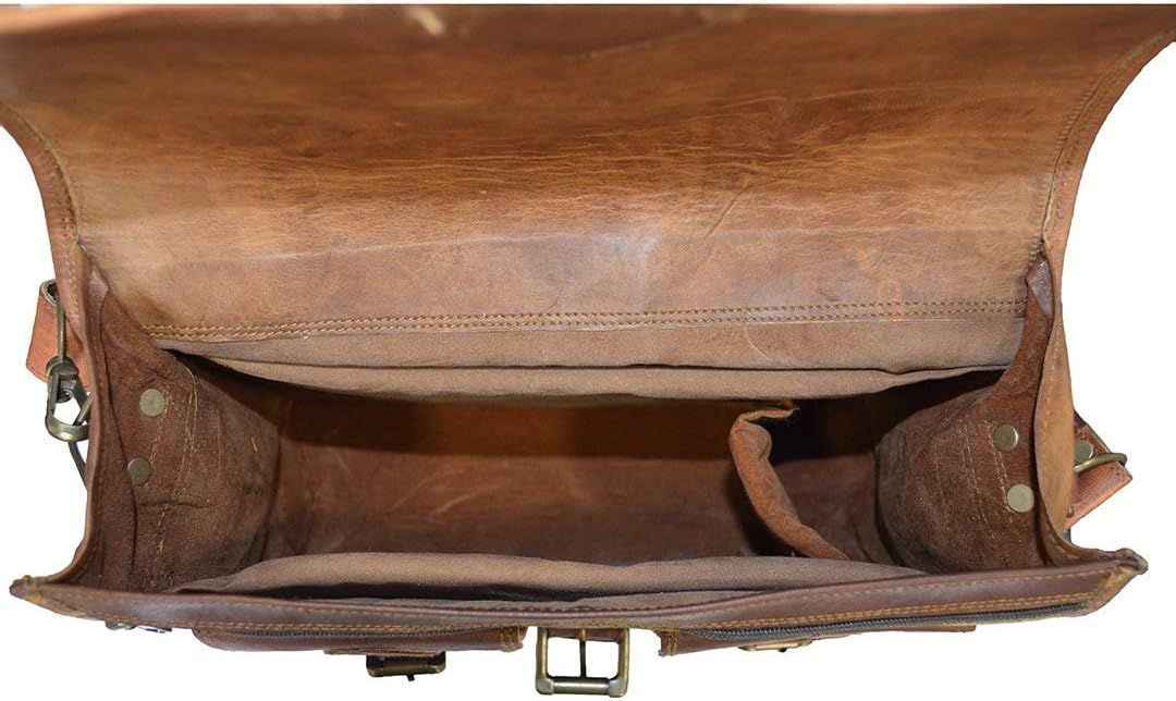 Autentisk vintage messenger väska i getskinn. Handgjord läderväska med justerbar axelrem för unisex.