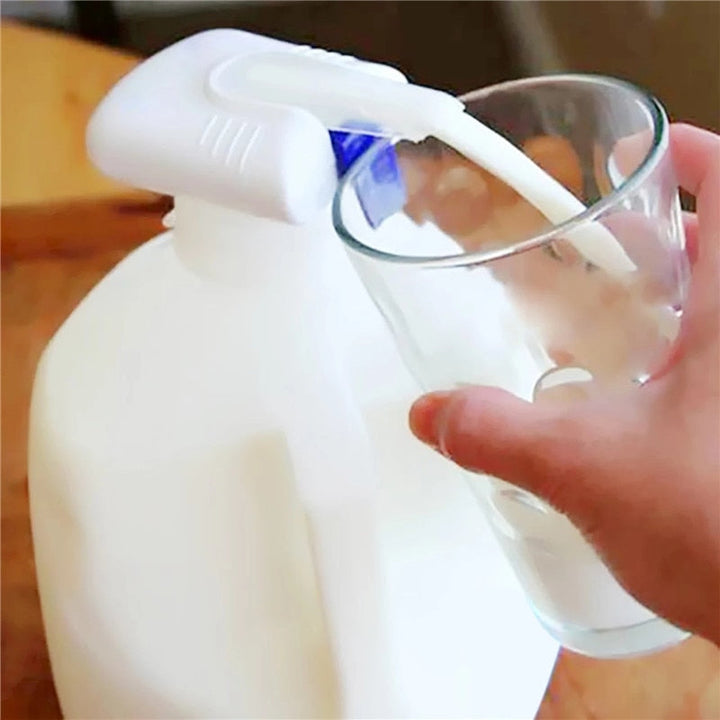 Vit & blå automatisk dispenser för drycker med enkel knapptryckning, praktisk köksredskap.