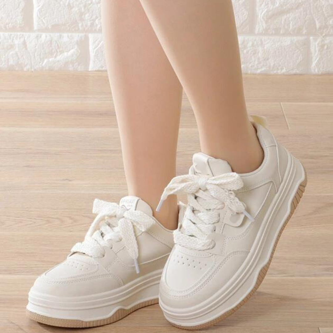 Vita chunky mode sneakers för kvinnor med platåsula, snörskor för bekväm och trendig vardagsstil.
