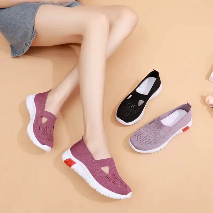 Rosa canvas damsneakers med vit sula, perfekta vardagsskor för fritid.